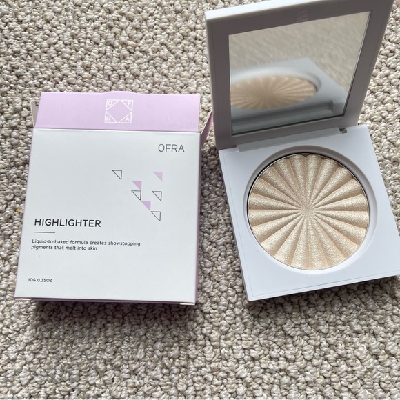 OFRA Cosmetics Star Island Highlighter NEW IN BOX  0.35oz Makeup NIB - Picture 1 of 2